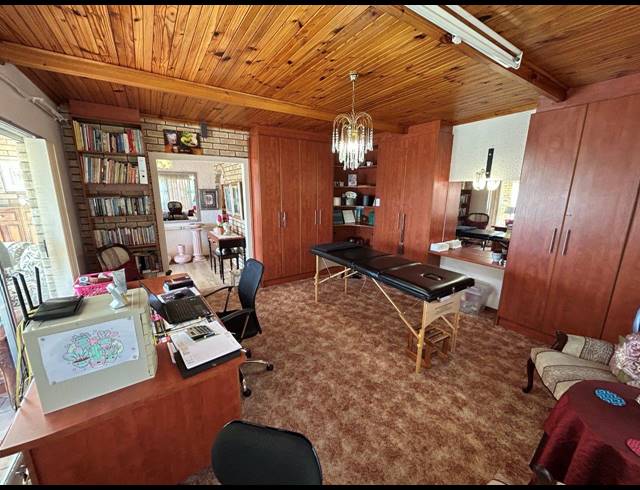 5 BEDROOM HOUSE FOR SALE IN WAVECREST